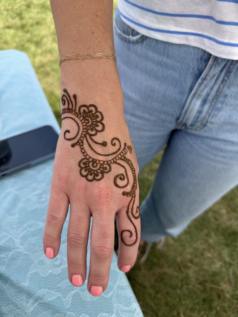 Gallery photo 1 of Henna Daze