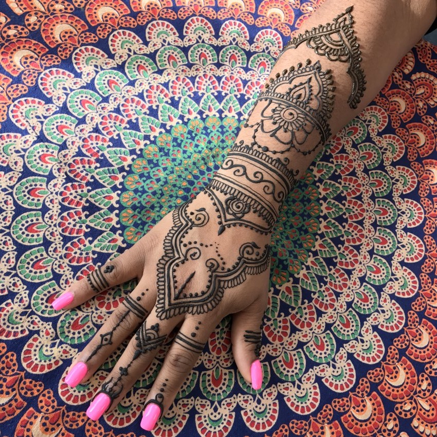 Hire Henna Sooq Henna Tattoo Artist in Baltimore, Maryland