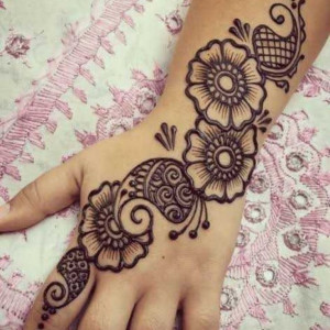Henna Tattoo by Rozy