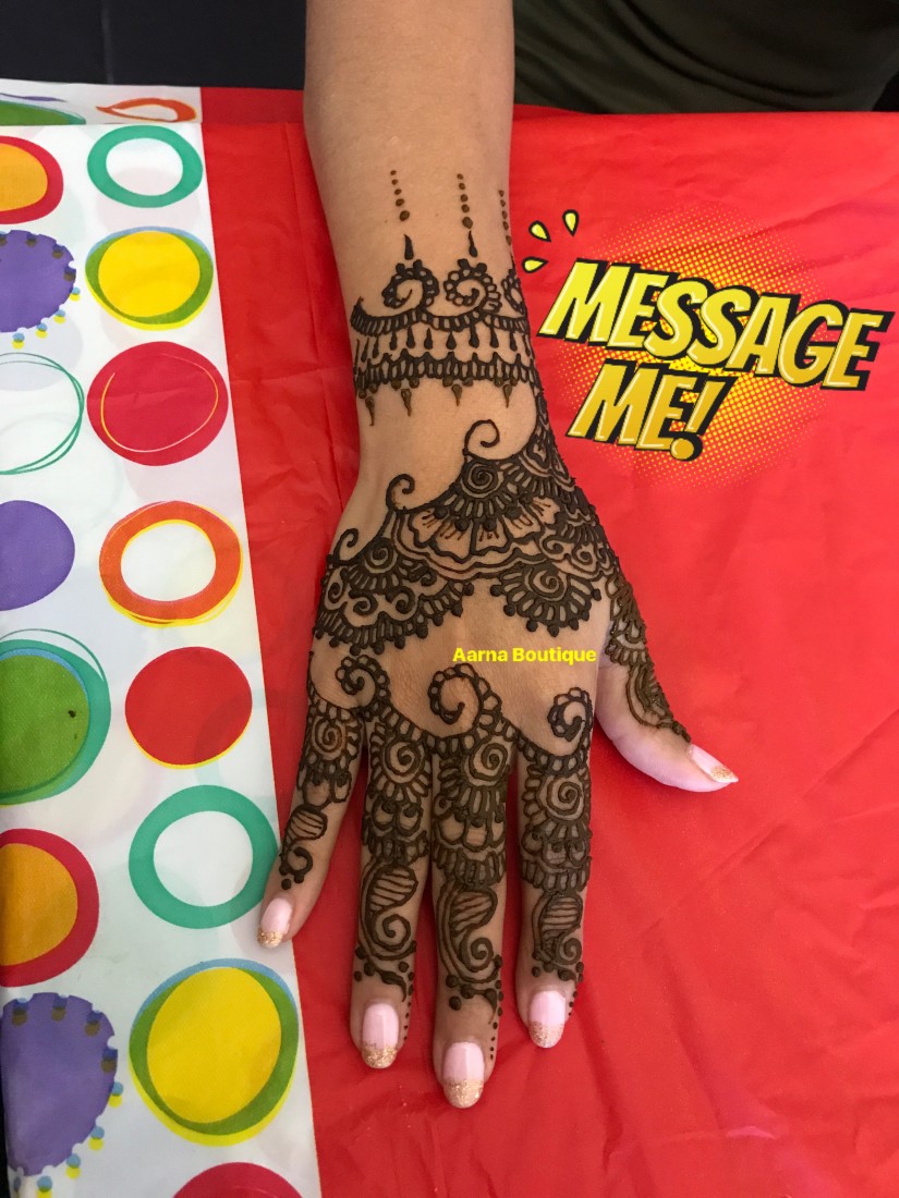 Gallery photo 1 of Henna tattoos - mehndi