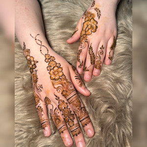 Henna by Ayesha - Henna Tattoo Artist / Body Painter in Chicago, Illinois
