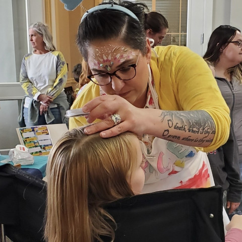 Hire Hezzie Paints Faces Face Painter in Casper Wyoming