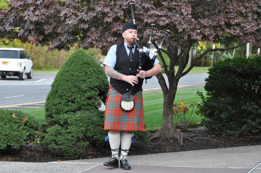 Gallery photo 1 of Highland Bagpiper for hire (NY Tri-State) Area
