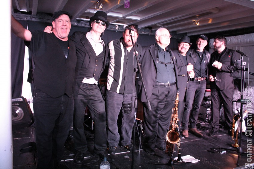 Gallery photo 1 of Hitman Blues Band