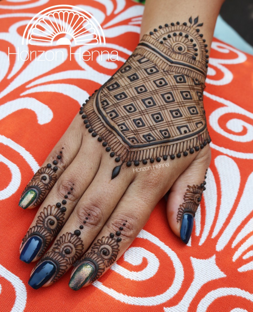 Hire Horizon Henna Henna Tattoo Artist in Atlanta,