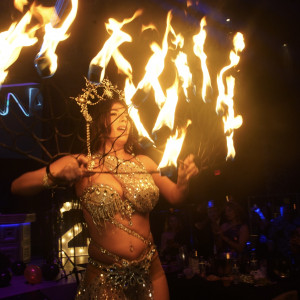 Houston Ateşi - Fire Dancer in Houston, Texas