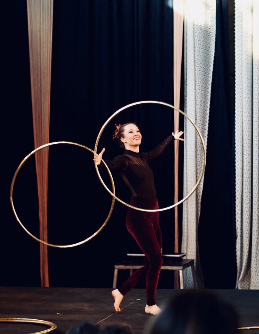 Gallery photo 1 of Hula Hoop and LED Entertainment