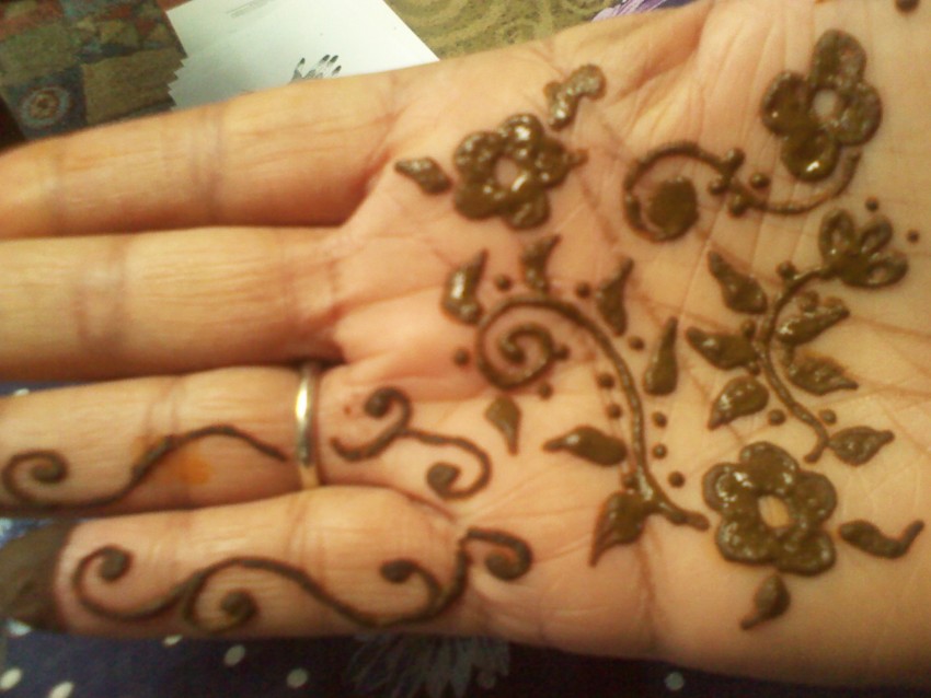 Gallery photo 1 of Ink Spot Henna