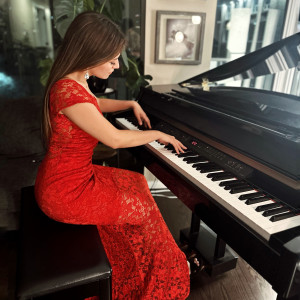 Georgy Manterola | Pianist - Pianist / Wedding Entertainment in Vancouver, British Columbia