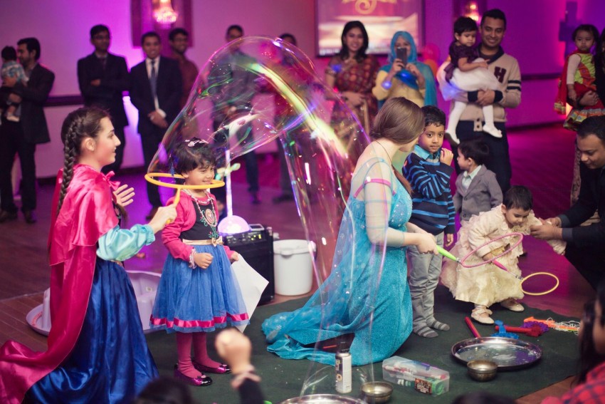 Hire Interactive Bubble Show Bubble Entertainment in Toronto, Ontario