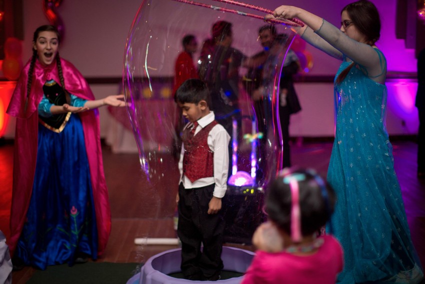 Hire Interactive Bubble Show Bubble Entertainment in Toronto, Ontario