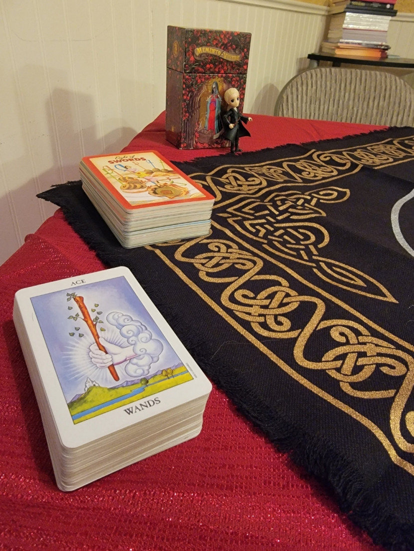 Gallery photo 1 of Intuitive Tarot Reading