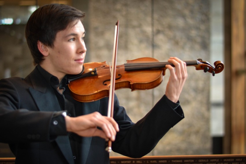 Hire Isaac Daniel Eng Violinist in Toronto, Ontario