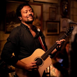 Felipe Fontenelle - Singing Guitarist in Miami, Florida