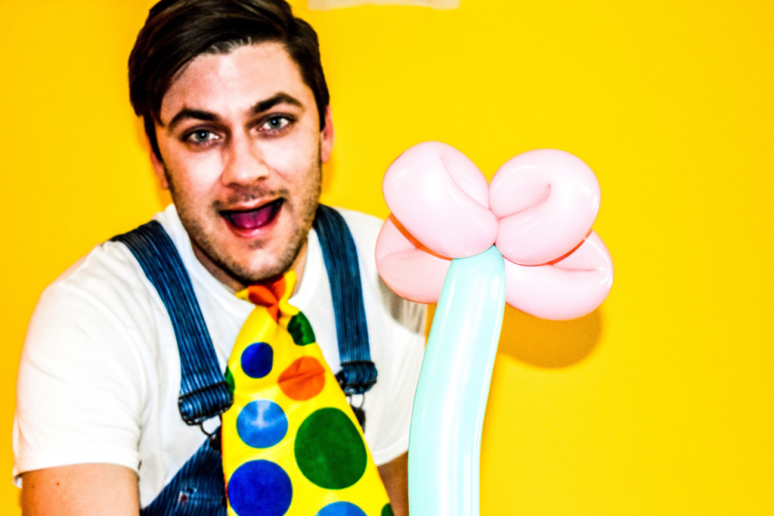 Gallery photo 1 of Jack Quack - Balloon Performer