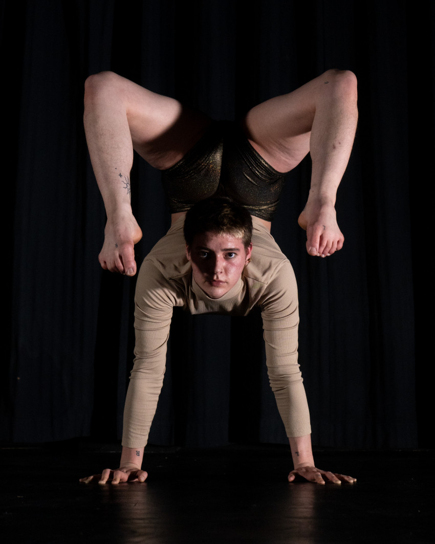 Gallery photo 1 of Contortion by Four