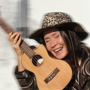 Jaraneh Nova - Singing Guitarist in Ojai, California