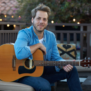Jesse Macht - Singing Guitarist in Los Angeles, California