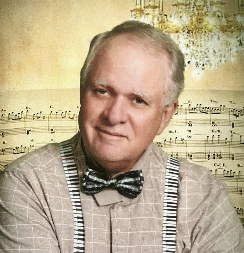 Gallery photo 2 of Jim Manus Plays Piano
