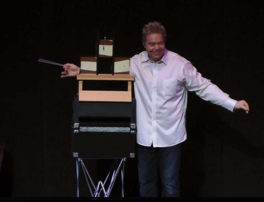 Hire John Pizzi Comedy Magician in New York City, New York