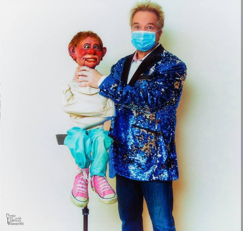 Hire John Pizzi Comedy Magician in New York City, New York