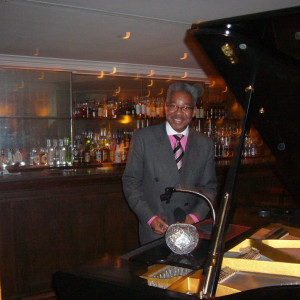 JP Newton -pianist - Singing Pianist in Philadelphia, Pennsylvania