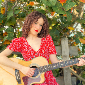 Kate Engelmeyer - Singing Guitarist in Miami, Florida