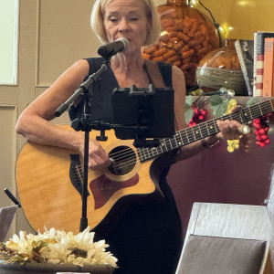 Kathy Rokavec - Singing Guitarist in Bluffton, South Carolina