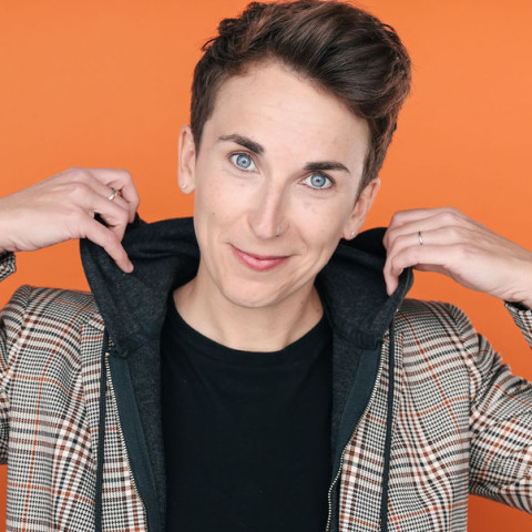 Hire Kaycee Conlee - Comedian in Los Angeles, California