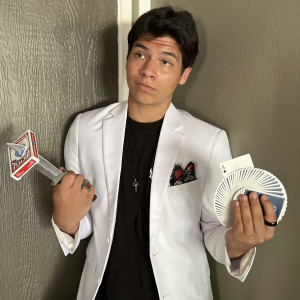 Keane Smith - Real Magic Vibes - Comedy Magician in Santa Clarita, California