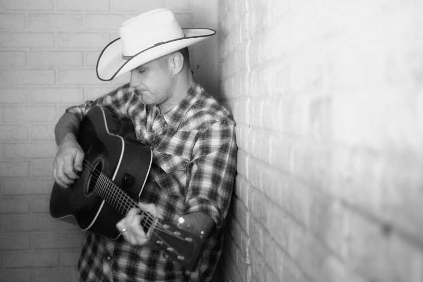 Hire Kenny Ray Horton - Singing Guitarist in Point Of Rocks, Maryland