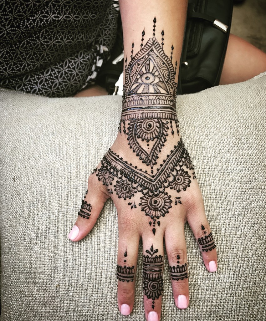 Hire KG Henna And Body Art Henna Tattoo Artist in Riverside, California