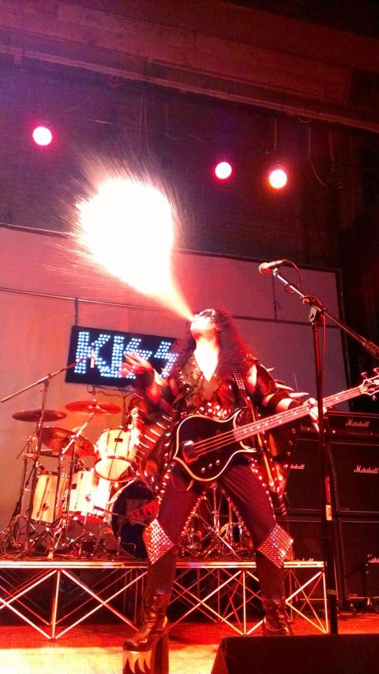 Gallery photo 1 of KISS Alive