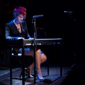 Kyna Berg - Singing Pianist in Los Angeles, California