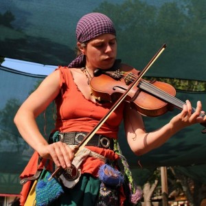 Lady Sara Devine, the Traveling Violin