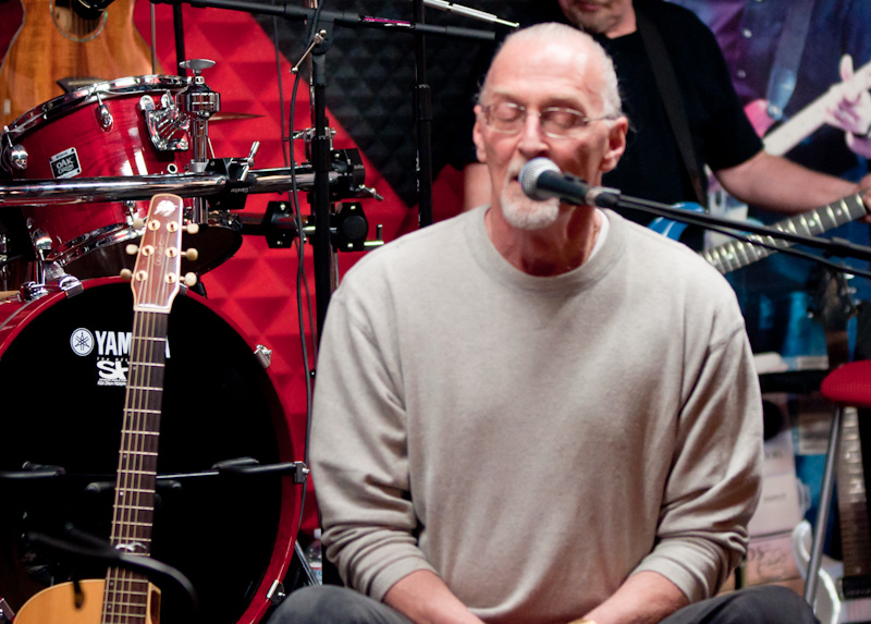 Hire Larry Folk Singer in Delaware