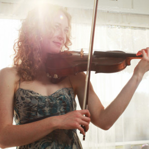 Laurel Thomsen Violin/Viola Performance - Violinist / Wedding Musicians in Santa Cruz, California