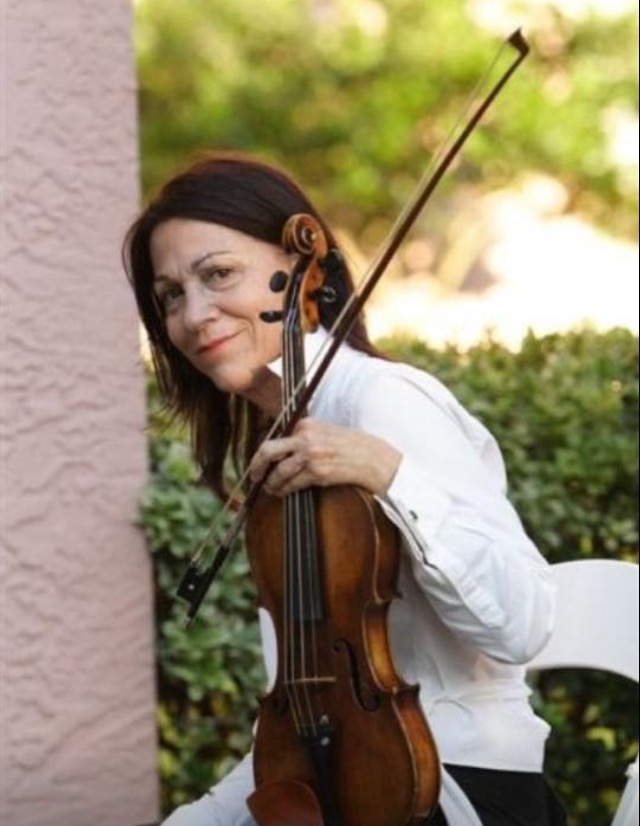 Gallery photo 1 of Laurie Vodnoy-Wright Violinist