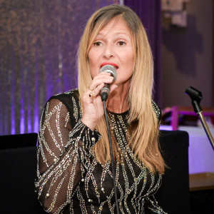 Lea Longo Singer and DJ Entertainment - Wedding Singer in Montreal, Quebec