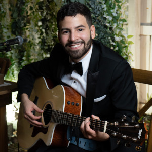 Leandro Solis - Singing Guitarist / Wedding Musicians in Hialeah, Florida