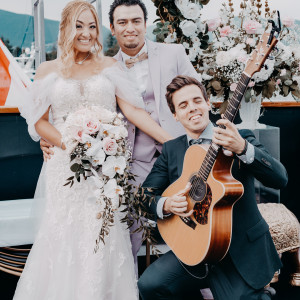 Lenny Pallerstein Guitar - Guitarist / Wedding Entertainment in Vancouver, British Columbia