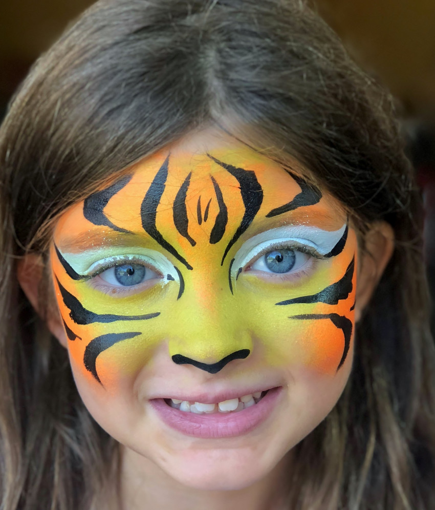 Hire DazzleDay Face Painters and Balloon Twisters - Face Painter in ...