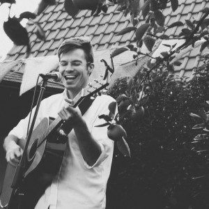 Lewis Knudsen Music - Singing Guitarist / Wedding Musicians in Rock Island, Illinois