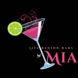 Life behind bars 🍹 w/ Mia - Bartender / Holiday Party Entertainment in Raleigh, North Carolina