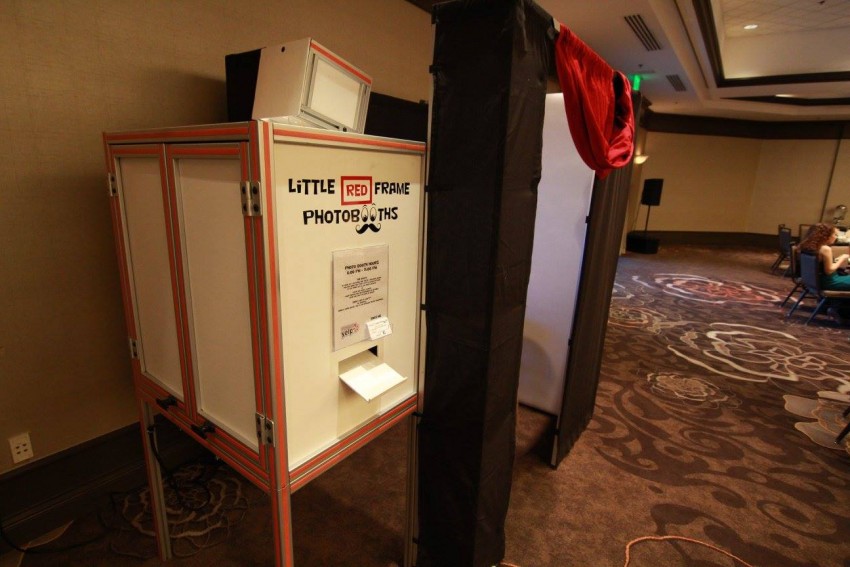 Gallery photo 1 of Little Red Frame Photo Booths