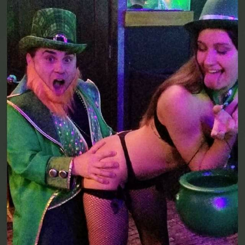 Gallery photo 2 of Dwarf Entertainers