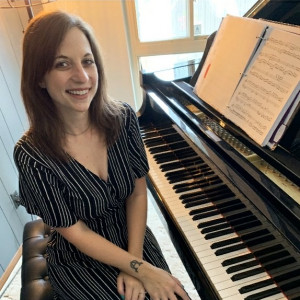 Liz Plays Piano - Pianist in Oceanside, California