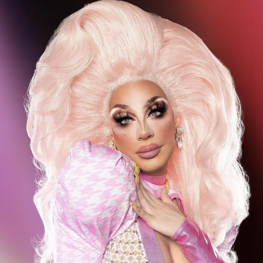 Hire London Adour - Drag Queen in Fort Lauderdale, Florida