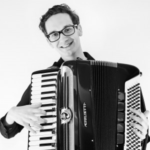 London Scholle - Accordion Player in Lawrenceburg, Indiana