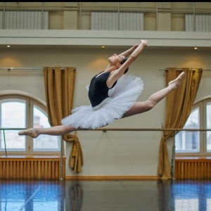 Lounge, Classical Ballet - Ballet Dancer in Vancouver, British Columbia